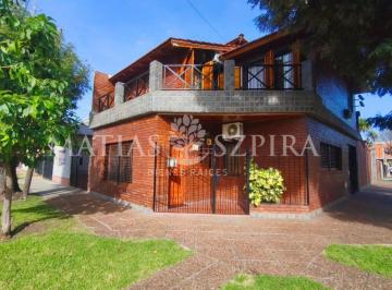 Casa · 180m² · 5 Ambientes · 2 Cocheras · Casa 5 Ambientes. | Gral. Estanislao Lopez 1502