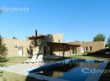 Casa · 203m² · 6 Ambientes · Casa en La Montura Pilar