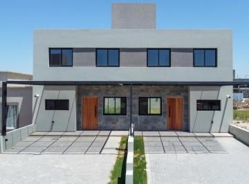 Departamento · 94ha · 4 Ambientes · 1 Cochera · Duplex en Venta Docta 2 Dorm, 2 Baños