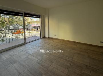 Departamento · 68m² · 3 Ambientes · Departamento en Venta de 3 Ambientes en Monte Castro/floresta con Balcón Corrido Al Frente