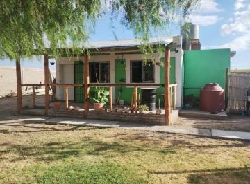 Casa · 100m² · 4 Ambientes · Casa de 2 Dormitorio con Pileta y Quincho. Pocito