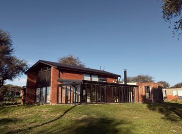 fachada noreste · Alquiler Casa Amplia con Vivienda Anexa Tipo Carromato y Grandes Comodidades