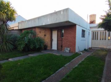 Casa · 80m² · 3 Ambientes · 1 Cochera · 24 Meses - Casa 3 Amb. con Parrilla - Parque y Cochera - Punta Mogotes