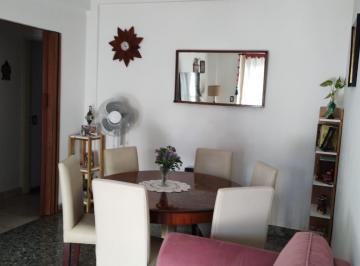 Departamento de 3 ambientes, Tres de Febrero · Luminoso Departamento de 3 Ambientes