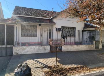 Casa · 115m² · 3 Ambientes · 1 Cochera · Casa - Temperley Este