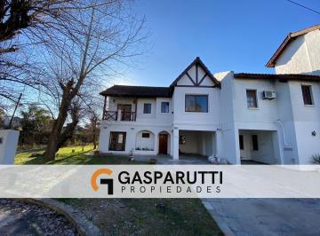 Casa · 200m² · 5 Ambientes · 1 Cochera · Hermosa Casa en Alquiler en Aranjuez Country Club