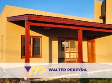 Quinta vacacional · 90m² · Venta Casa Quinta en Barrio El Viejo Ombu (San Vicente)