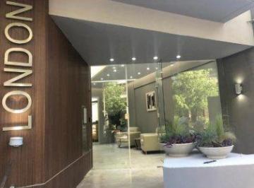 Departamento de 2 ambientes, Lomas de Zamora · Departamento de 2 Ambientes con Cochera en Excelente Ubicación!