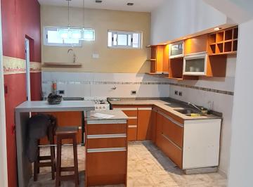 Edificio de 4 ambientes, La Matanza · Casa Tipo PH 4 Ambientes con Cochera Ramos Mejia