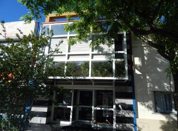 Oficina comercial de 4 ambientes, Bahía Blanca · Alquila Local y Oficinas en Mitre 585.