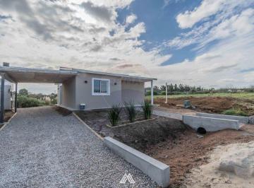 Casa · 64m² · 3 Ambientes · 1 Cochera · Alquiler Casa a Estrenar de 2 Dorm. en Pando
