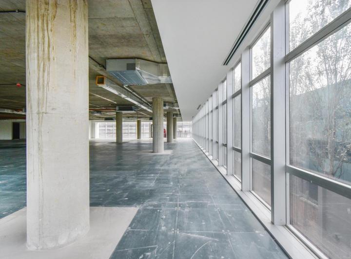 Oficina comercial · 976m²