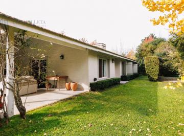 Casa · 180m² · 3 Dormitorios · Casa de 3 Dorm. - Golf Club Argentino - Casa en Una Planta