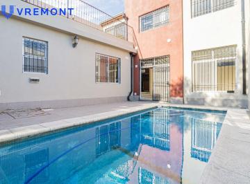 Departamento · 70m² · 4 Ambientes · Lisandro Mendez 3400. Triplex en Venta de 4 Amb. Pileta. Remedios de Escalada.