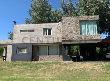 Casa · 250m² · 5 Ambientes · Venta Casas Quinta en Exaltacion de La Cruz