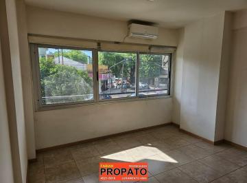 Oficina comercial de 2 ambientes, Villa Devoto · Oficina de 2 Ambientes Moderna Al Frente en Excelente Ubicación y Luminosidad!