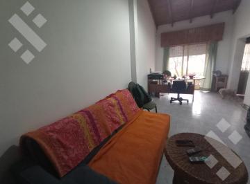 Casa · 77m² · 4 Ambientes · Venta Casa 2 Dorm., Plottier