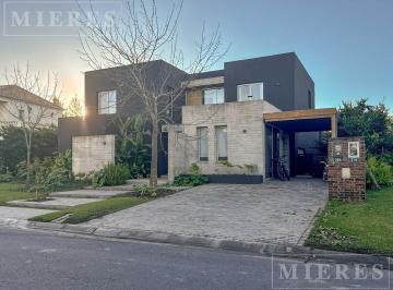Casa · 260m² · 6 Ambientes · 2 Cocheras · Casa en Venta en San Gabriel - Villanueva.