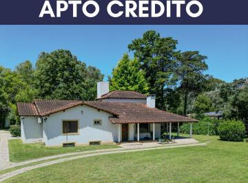 Casa · 420m² · 7 Ambientes · 2 Cocheras · Increíble Casa Quinta, 7 Ambientes en Venta en El Barrio El Trebol, Ezeiza