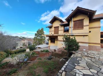 Casa · 226m² · 3 Dormitorios · 1 Cochera · Casa en La Falda