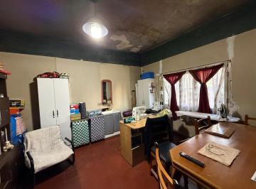 Casa · 99m² · 5 Ambientes · Vende Propiedad a Reciclar en Neuquen Capital