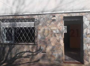 Casa · 150m² · 4 Ambientes · 2 Cocheras · Casa en Venta a Reciclar 20 68 y 69