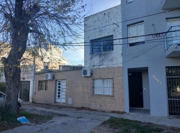 Casa · 204m² · 6 Ambientes · Casa Sobre Av Gral Paz Ideal Desarrollo