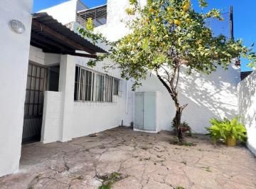 Casa · 82m² · 3 Ambientes · Casa en Barrio Sur (Amenábar 3400)
