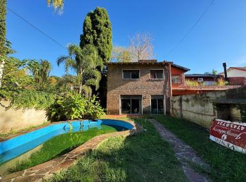 Casa · 128m² · 5 Ambientes · 2 Cocheras · Casa en Venta Para Refaccionar en Punta Chica