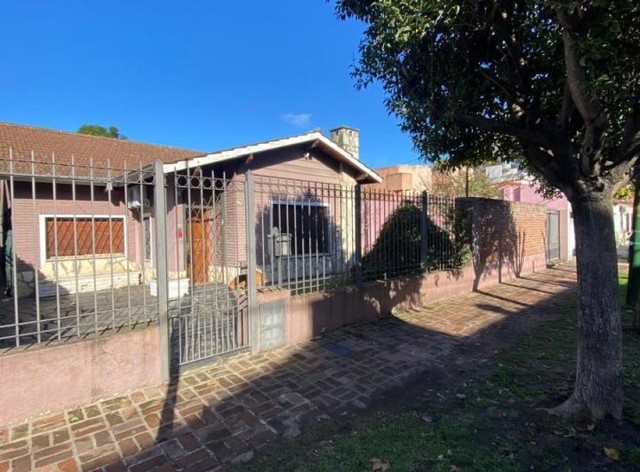 Terreno · 327m² · 5 Ambientes · 3 Cocheras