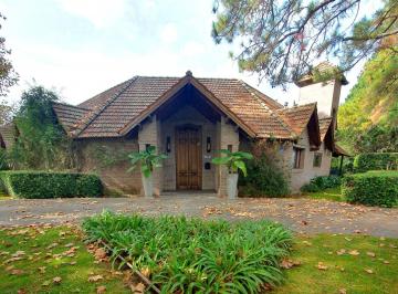 Casa de 8 ambientes, Pilar · Excelente Casa en Mayling - Venta