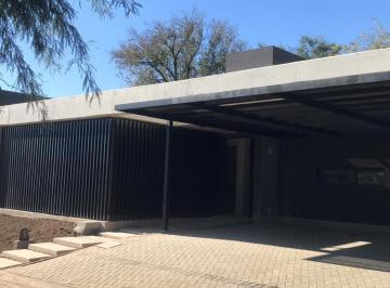 Casa · 200m² · 3 Dormitorios · 2 Cocheras · Patagonia Home - Casa Premium a Estrenar en Villa Warcalde