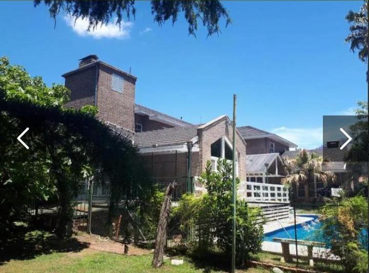 Casa · 800m² · 9 Ambientes · 5 Cocheras