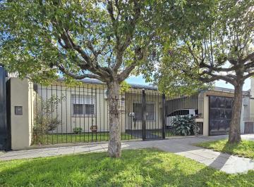 1 · Venta Casa de 4 Ambientes en Villa Adelina