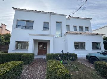 Casa · 310m² · 6 Ambientes · 2 Cocheras · Conquipropiedades - Alquiler Casa en Windbells - en Exclusividad