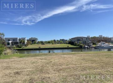 Terreno · 1035m² · Lote Al Rio en Venta en El Barrio Albanueva!