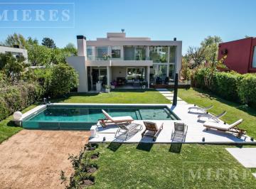 Casa · 550m² · 8 Ambientes · 3 Cocheras · Casa en Venta Al Río en Santa María de Tigre
