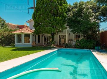 Casa · 270m² · 5 Ambientes · 1 Cochera · Casa en Venta en El Barrio Tigre Chico con Cuatro Dorm., Jardín y Pileta