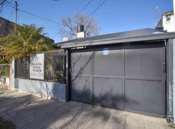 Casa · 150m² · 5 Ambientes · 1 Cochera · Casa con Pileta en Maria Selva