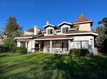 Casa · 181m² · 6 Ambientes · 2 Cocheras · Alquiler Casa con Muebles, Piscina en Estancias del Pilar