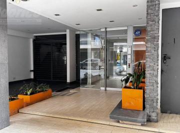 Departamento · 57m² · 3 Ambientes · 1 Cochera · Semi Piso de 2 Dorm. y Espacio Guarda Coche en Alquiler en Caballito.