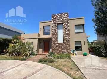 Casa · 192m² · 4 Ambientes · 2 Cocheras · Alquiler Temporario Casa - Altos del Sol