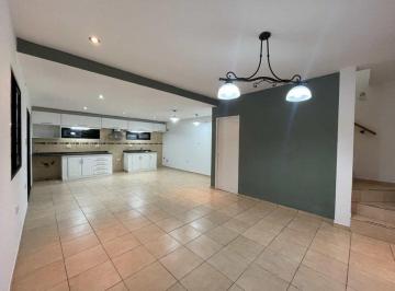 Casa · 108m² · 3 Ambientes · 2 Cocheras · Casa en Alquiler City Bell