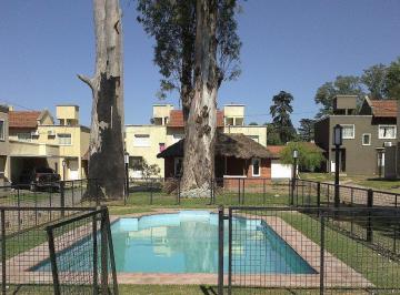 Casa · 300m² · 8 Ambientes · Housing Privado La Calandria "zona Norte"