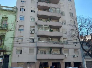Departamento · 74m² · 4 Ambientes · Venta Departamento 4 Ambientes con Balcón en San Cristóbal – Av San Juan 3000