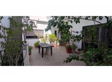 Casa · 60m² · 4 Ambientes · Avellaneda 2400 con Patio y Terraza