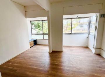 Casa · 60m² · 2 Ambientes · Casa en Planta Alta - Dos Dorm. Urquiza 4100