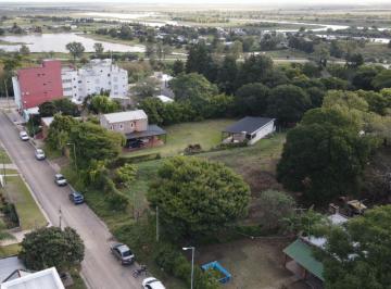 Terreno · 3037m² · Gran Terreno con Pileta en Zona de Costa, a Media Cuadra de Bv Rivadavia. Todos Los Servicios