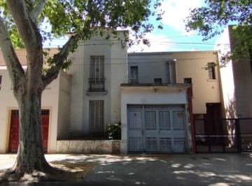 Imagen 1 - Casa de 3 dormitorios con balcón en Barrio Parque, La Paz y Suipacha. Ideal para reformar. - · Casa de 3 Dorm. con Balcón en Barrio Parque, La Paz y Suipacha Ideal Para Reformar.