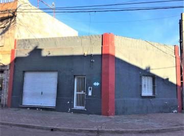 Local comercial · 200m² · 6 Ambientes · 1 Cochera · Paroissien 4251
